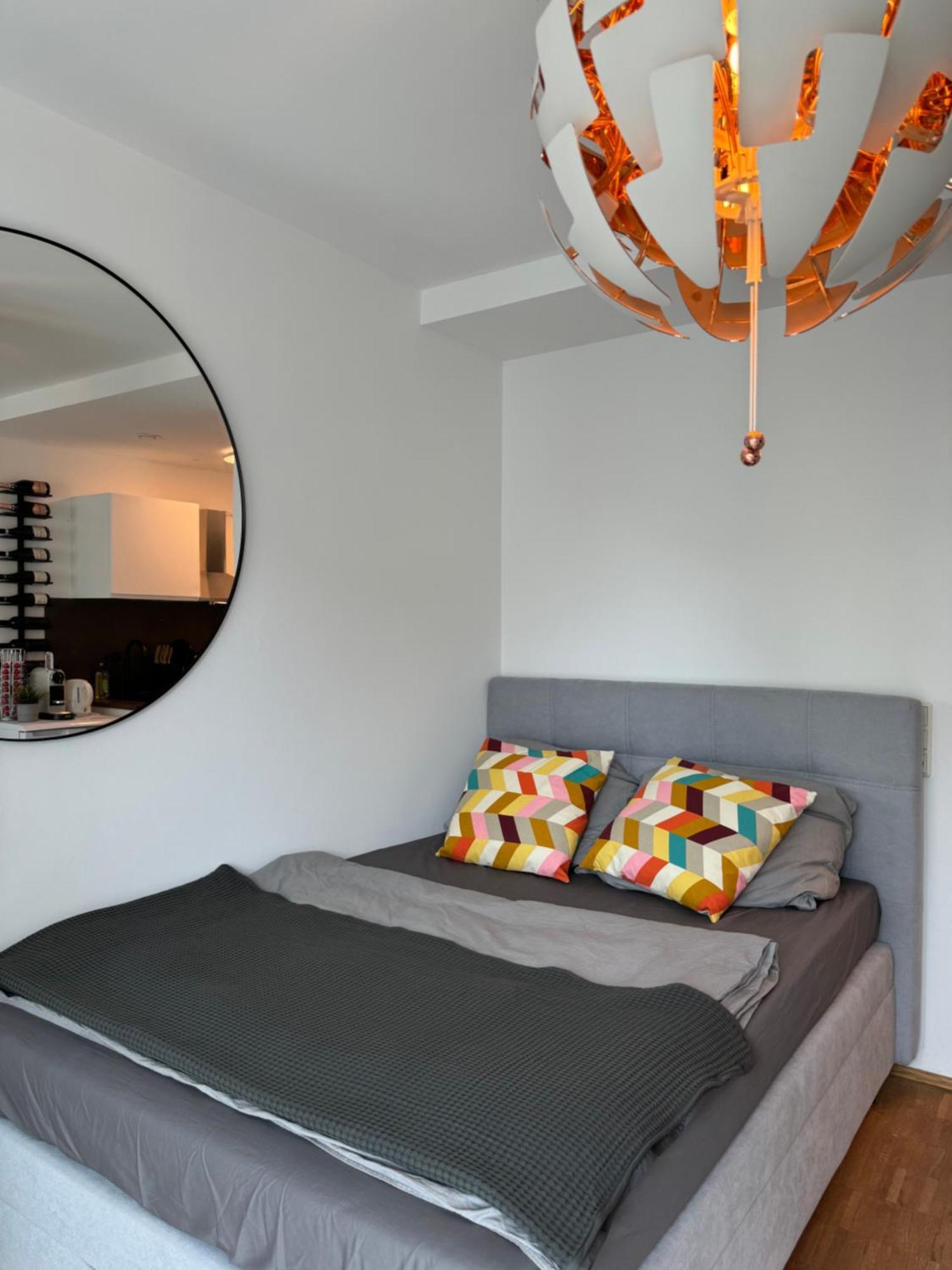 Moderne Ferienwohnung Mit Terrasse Wurtzburgo Exterior foto