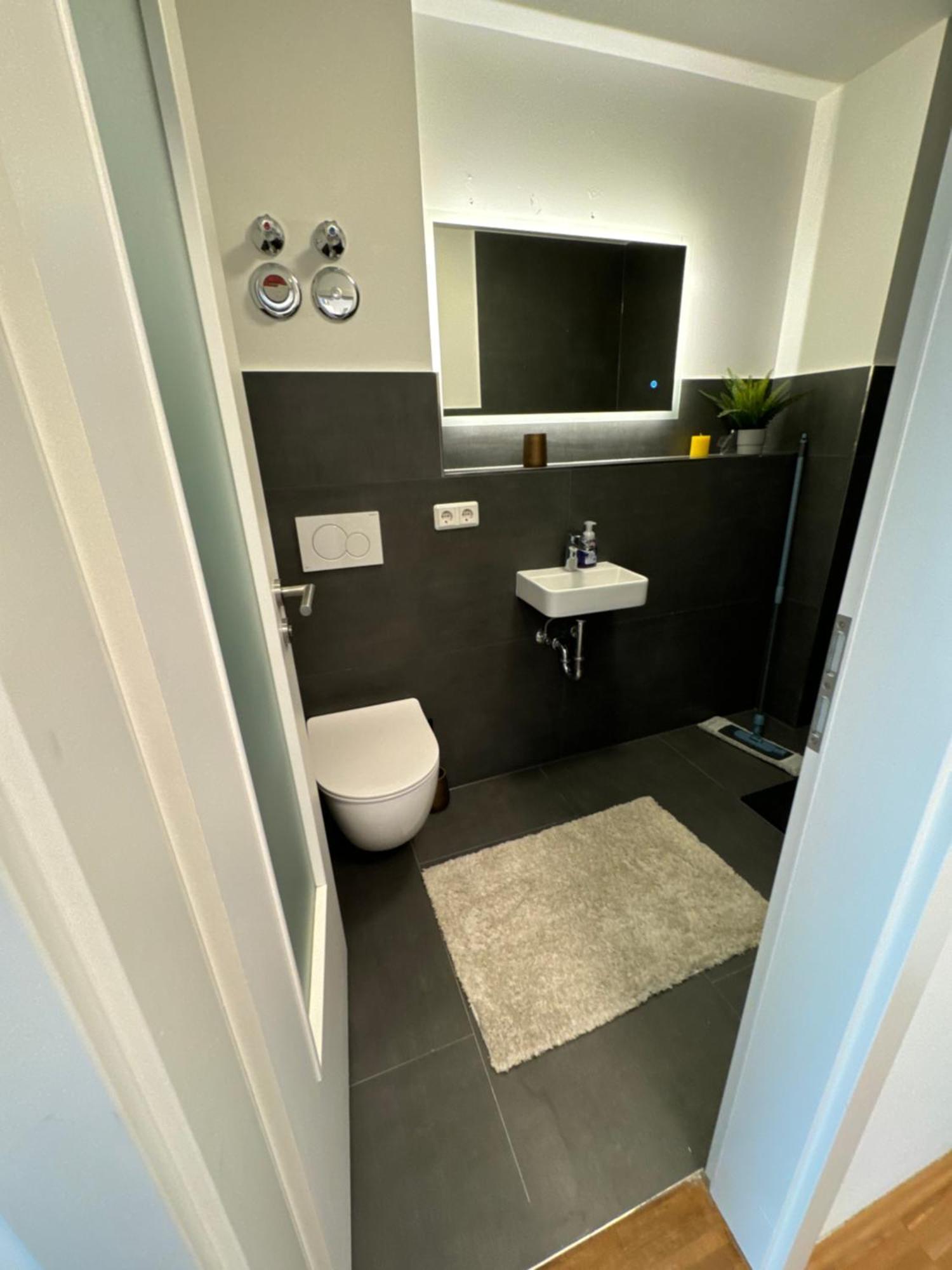 Moderne Ferienwohnung Mit Terrasse Wurtzburgo Exterior foto